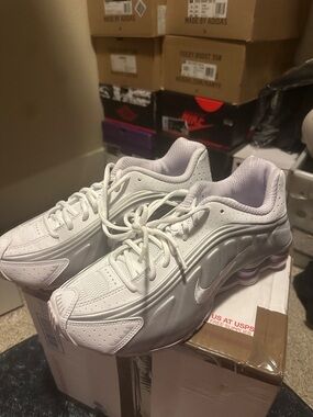 Nike Shox R4